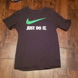 EUC Nike tshirt